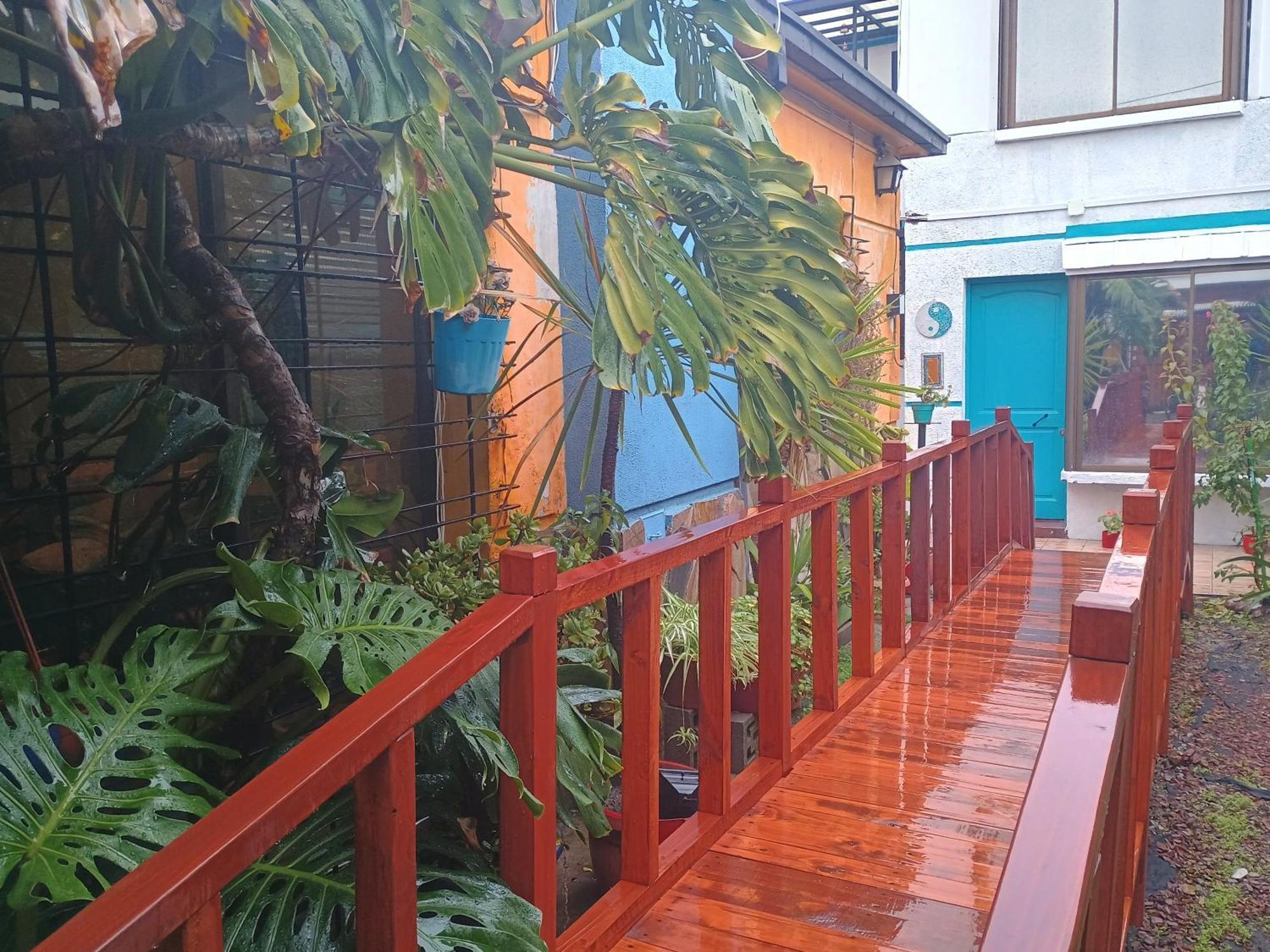 Hostal La Casa Del Puente Santiago Exterior photo