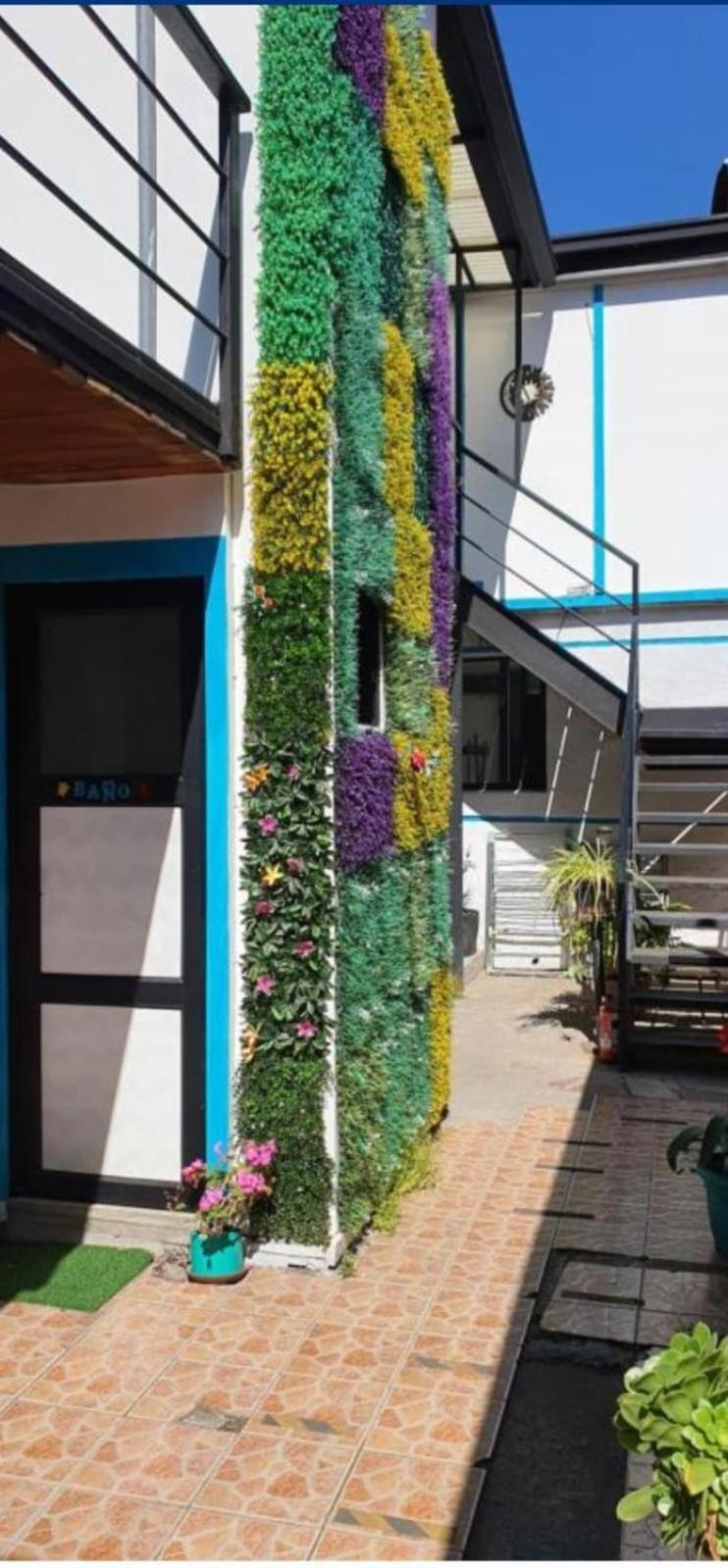 Hostal La Casa Del Puente Santiago Exterior photo